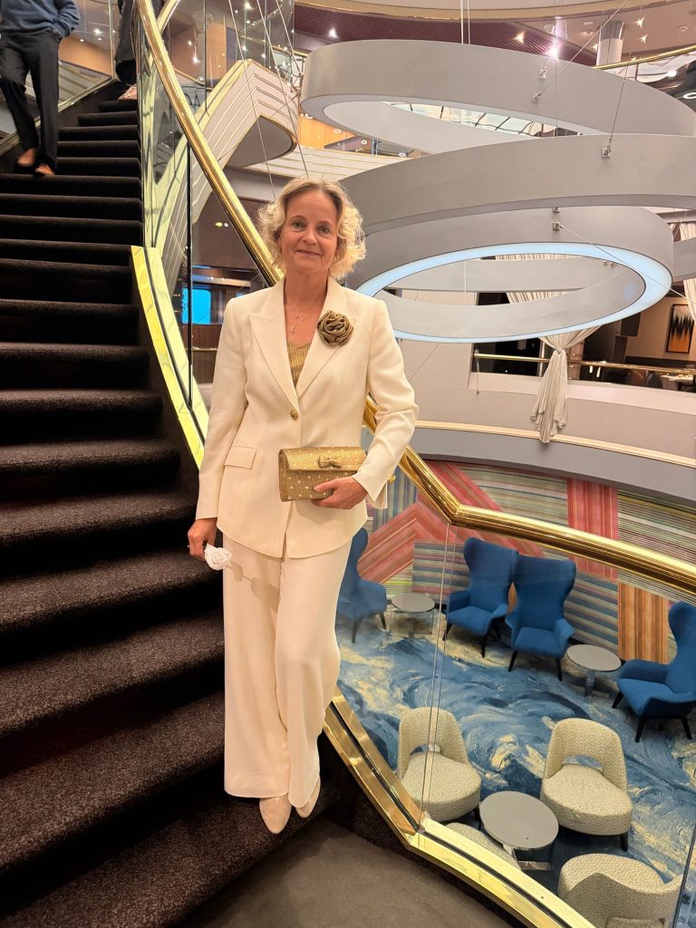 Nicole maatkostuum marine AvLCouture